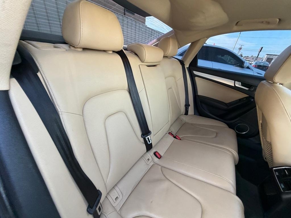 Audi A4 2.0T Sedan quattro Tiptronic 2013