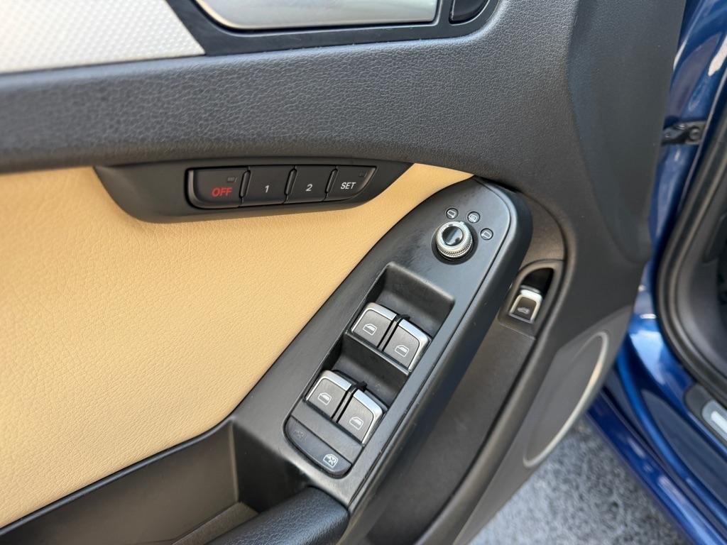 Audi A4 2.0T Sedan quattro Tiptronic 2013