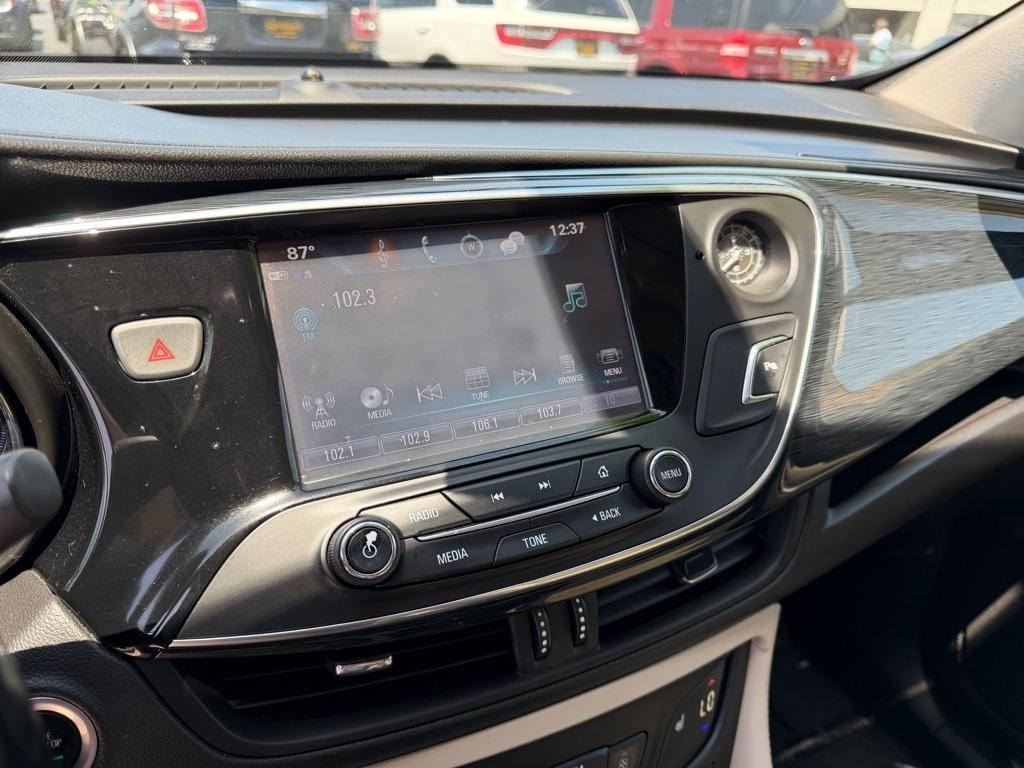 Buick Envision Essense 2017
