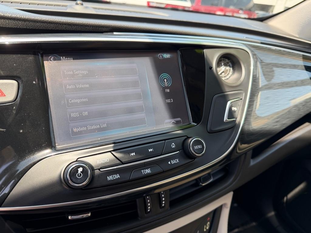 Buick Envision Essense 2017