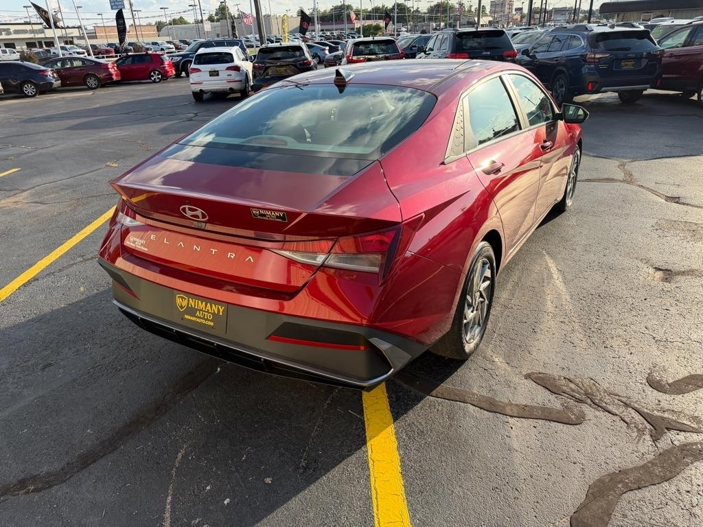 Hyundai Elantra  2024