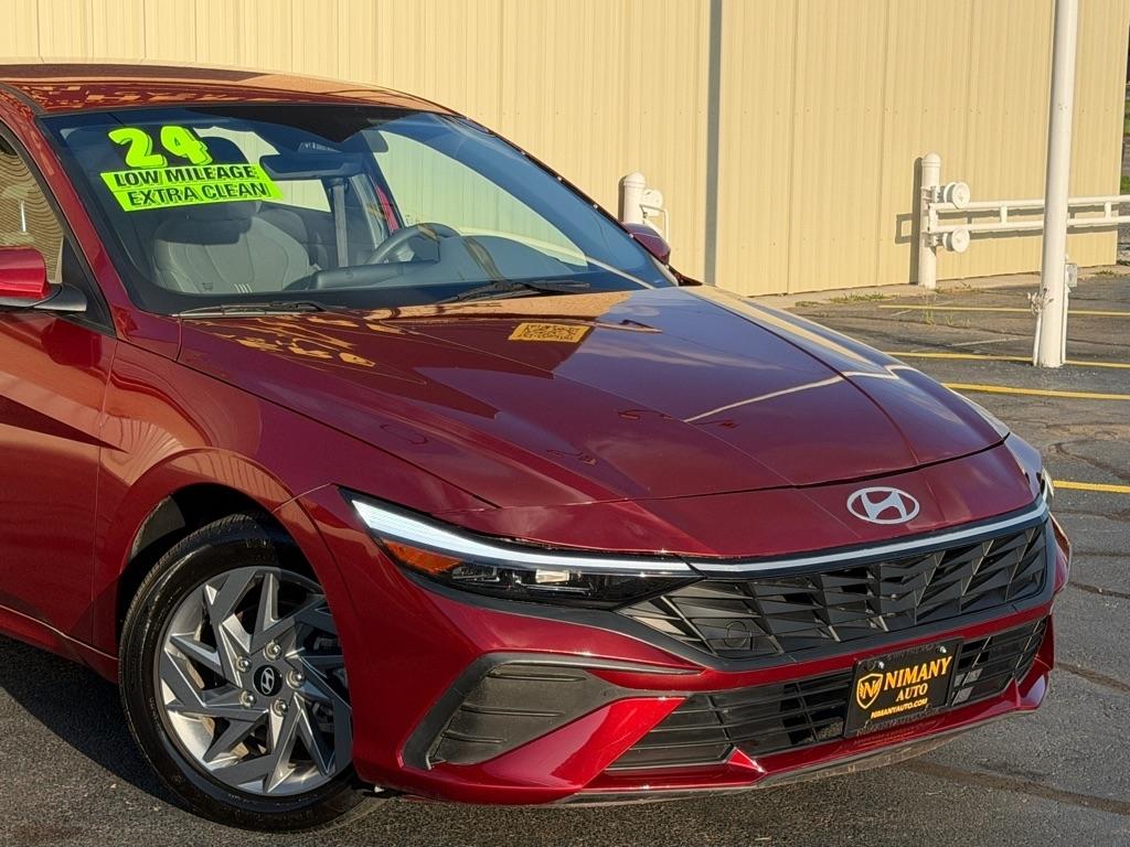 Hyundai Elantra  2024