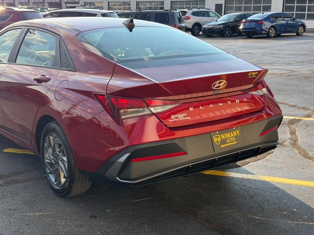 Hyundai Elantra  2024