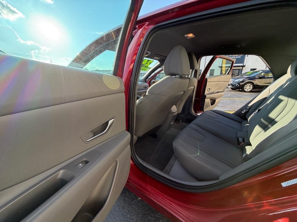 Hyundai Elantra  2024