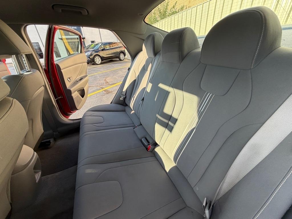 Hyundai Elantra  2024