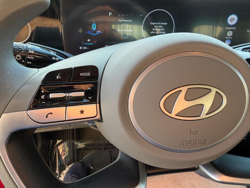 Hyundai Elantra  2024