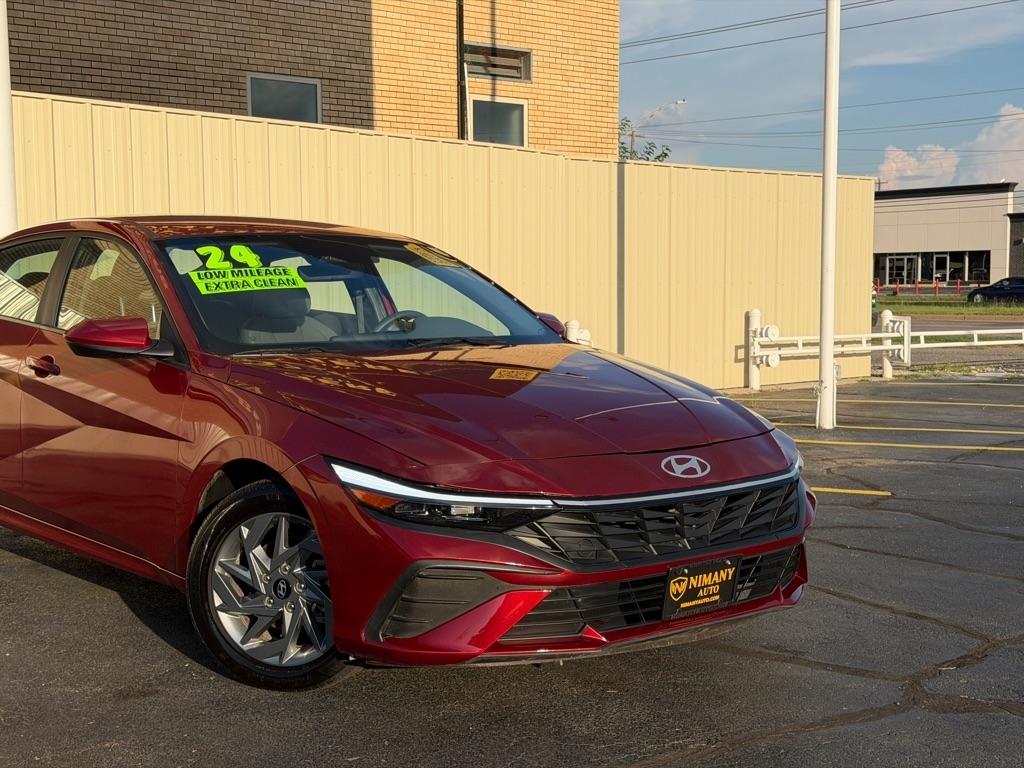 Hyundai Elantra  2024