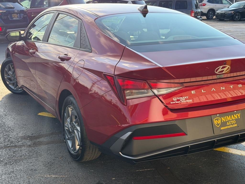 Hyundai Elantra  2024