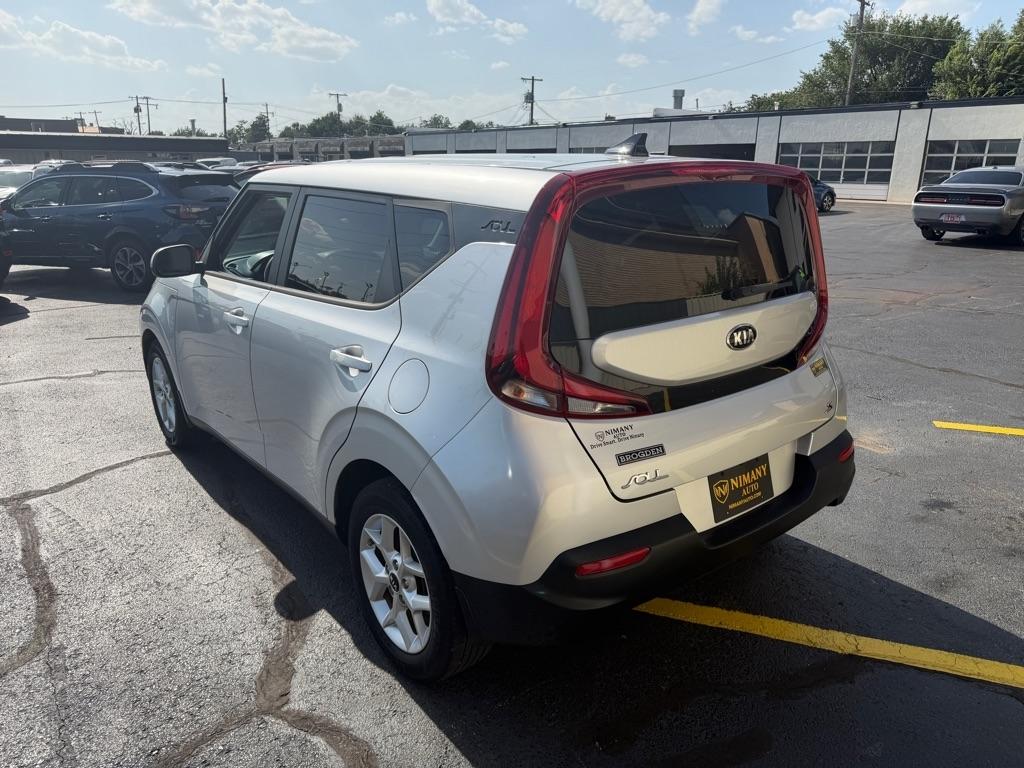 Kia Soul LX CVT 2021