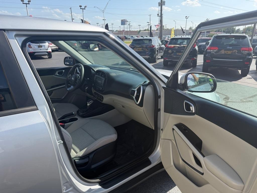 Kia Soul LX CVT 2021