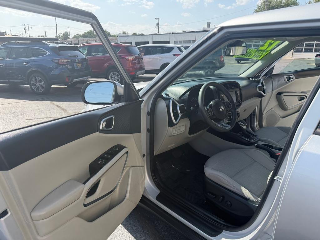 Kia Soul LX CVT 2021