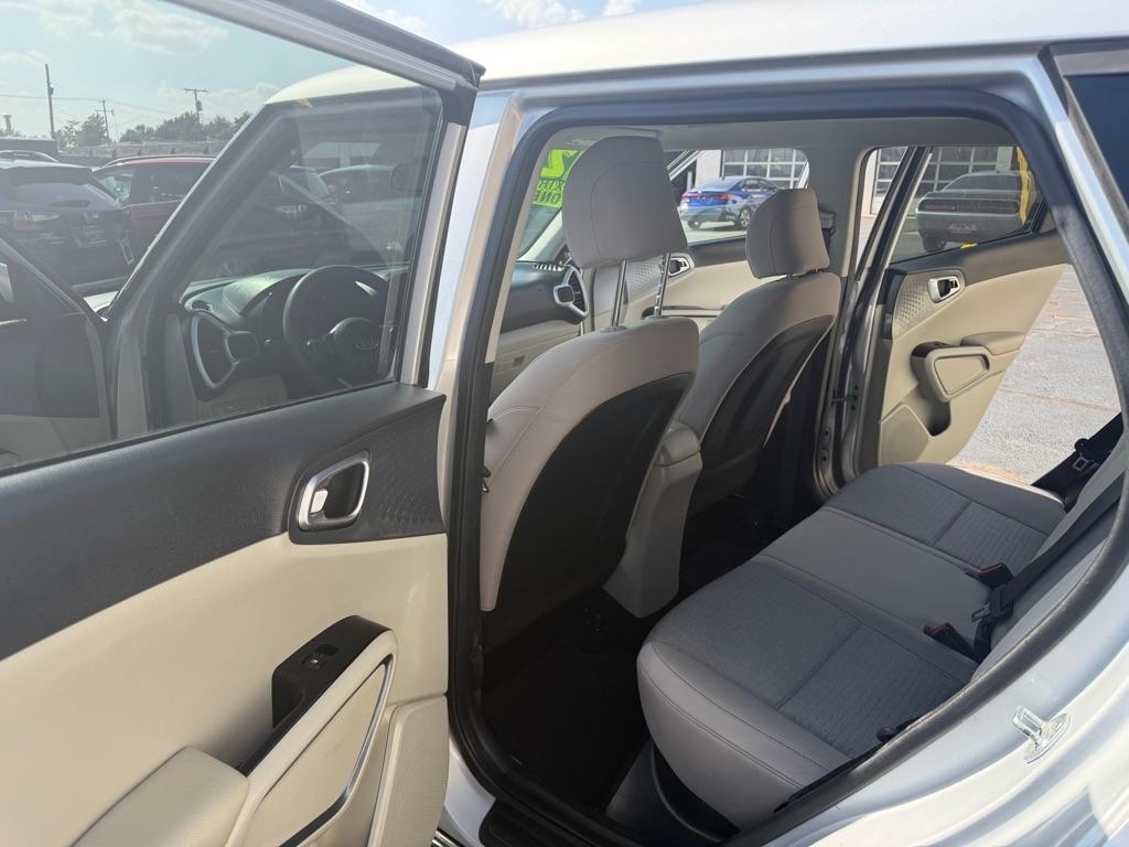 Kia Soul LX CVT 2021