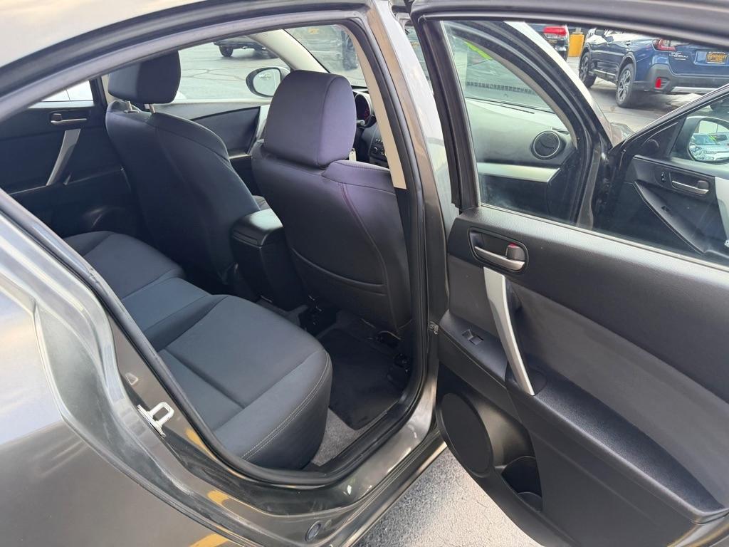 Mazda MAZDA3 s Sport 4-Door 2010