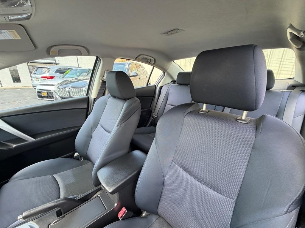 Mazda MAZDA3 s Sport 4-Door 2010