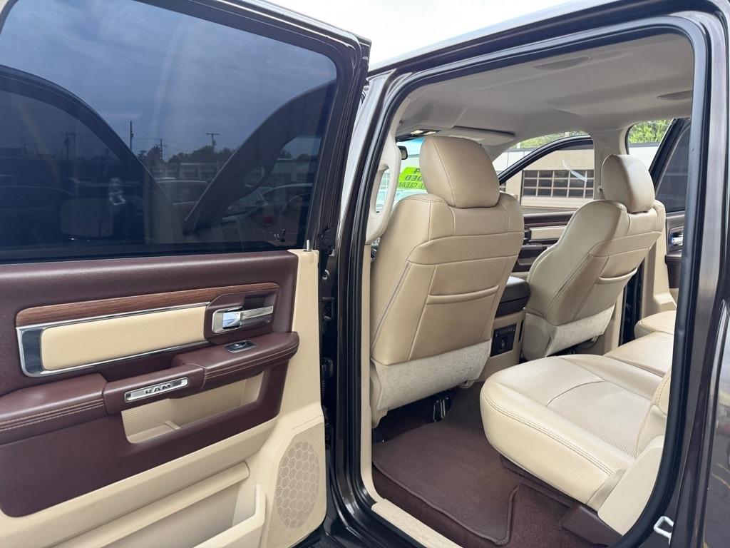 RAM 1500 Laramie Crew Cab SWB 4WD 2016