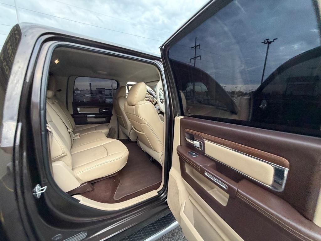 RAM 1500 Laramie Crew Cab SWB 4WD 2016