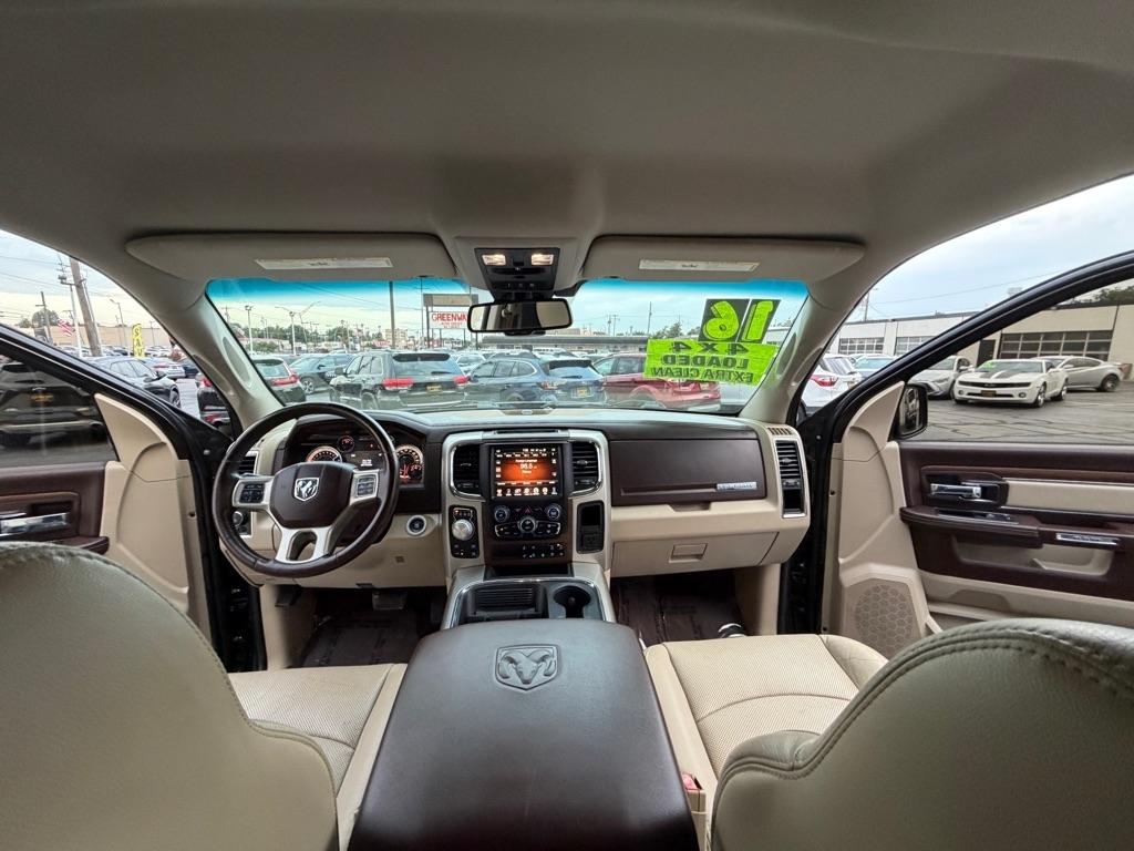 RAM 1500 Laramie Crew Cab SWB 4WD 2016