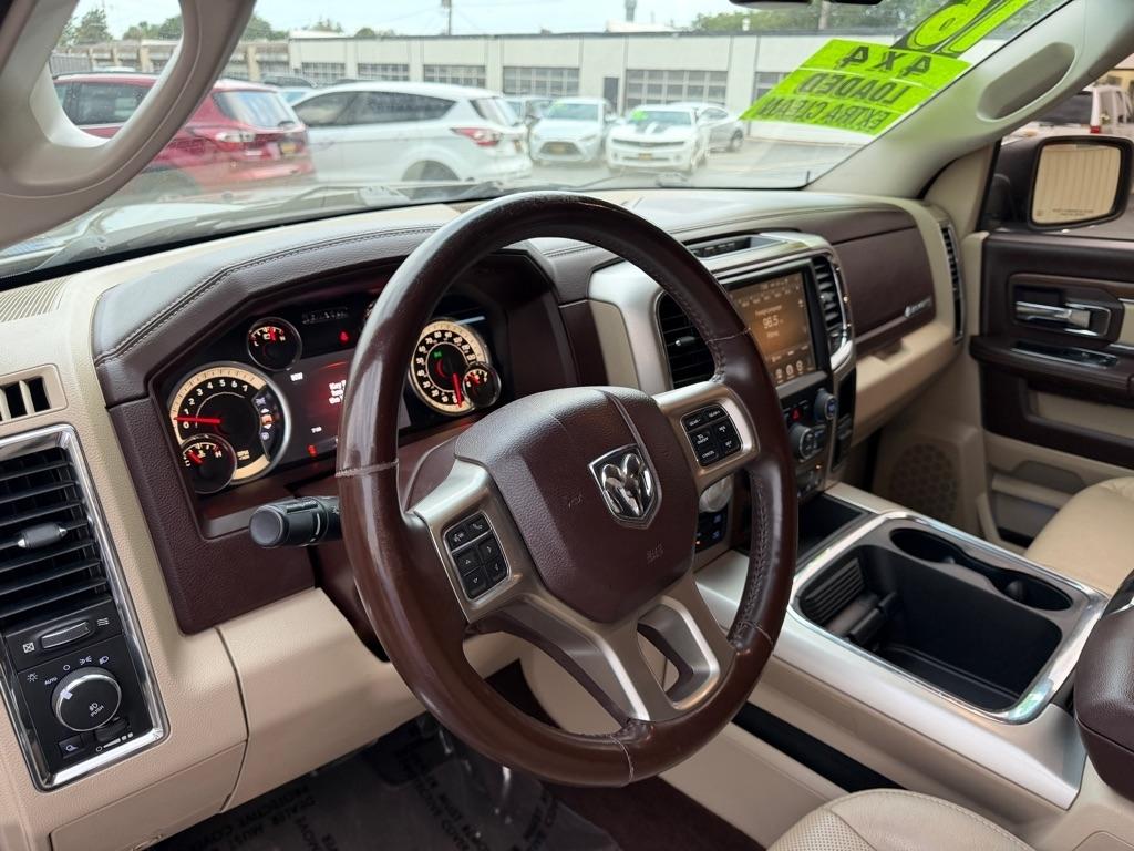RAM 1500 Laramie Crew Cab SWB 4WD 2016