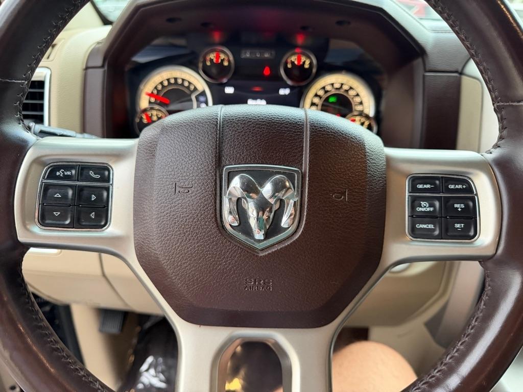 RAM 1500 Laramie Crew Cab SWB 4WD 2016