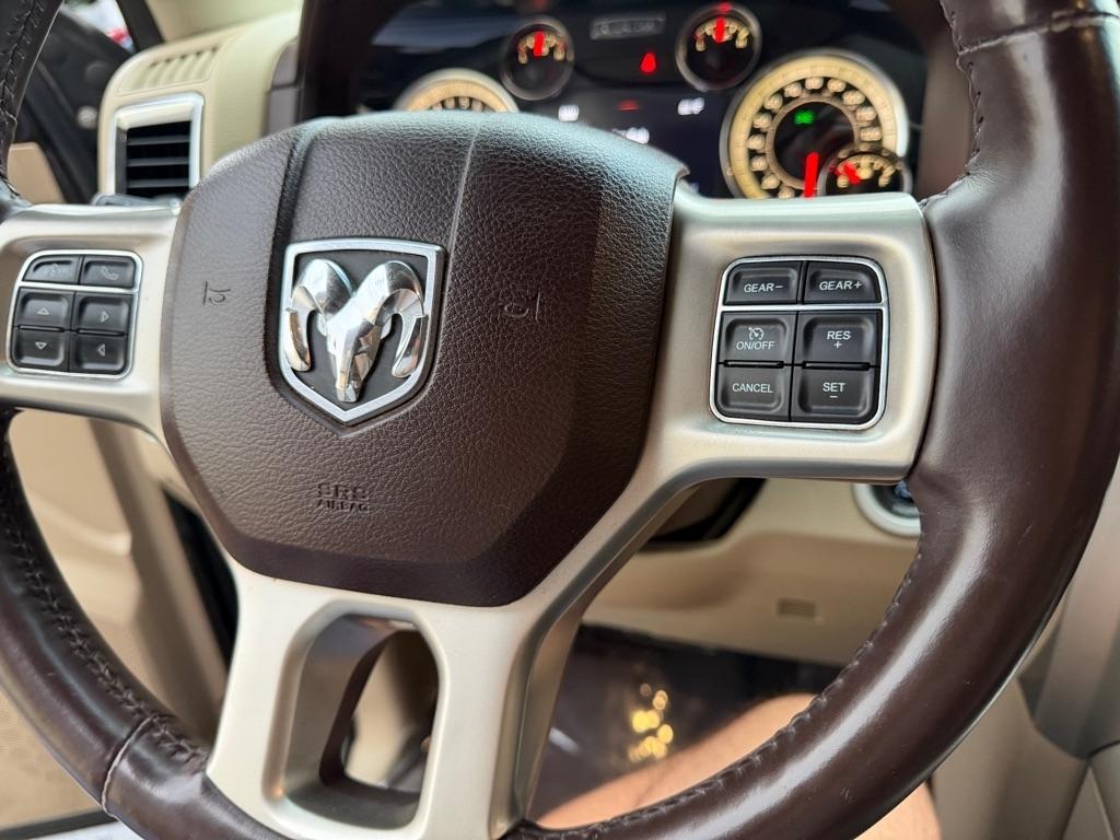 RAM 1500 Laramie Crew Cab SWB 4WD 2016