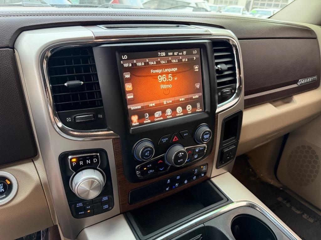 RAM 1500 Laramie Crew Cab SWB 4WD 2016