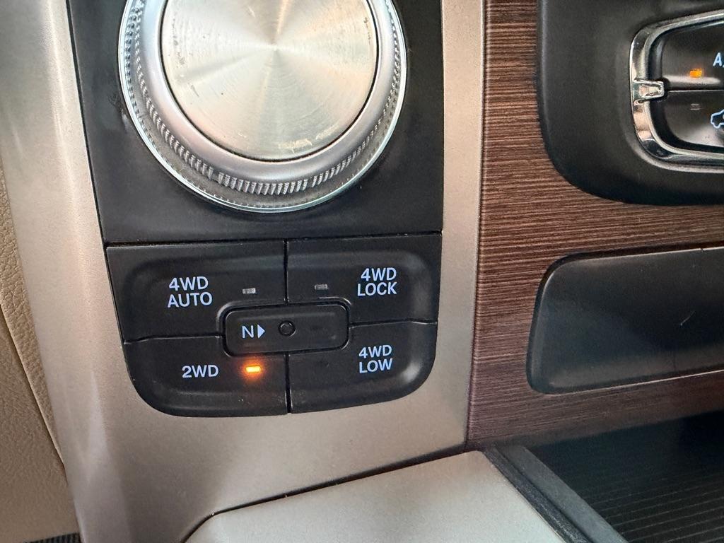 RAM 1500 Laramie Crew Cab SWB 4WD 2016
