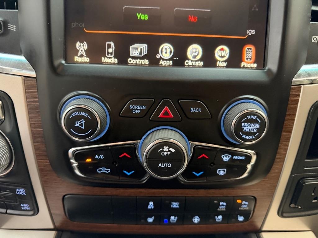 RAM 1500 Laramie Crew Cab SWB 4WD 2016