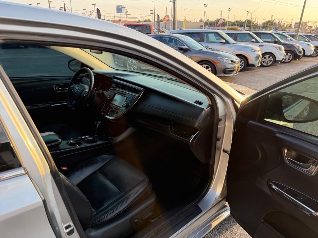Toyota Avalon XLE 2016