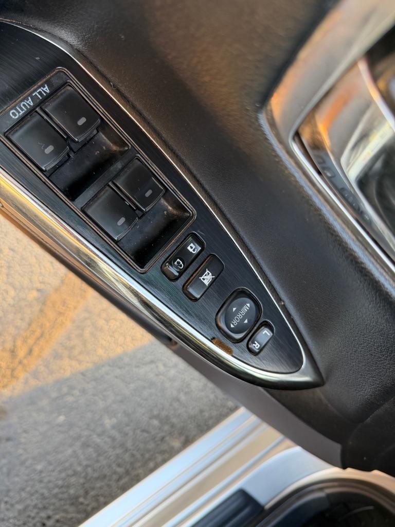 Toyota Avalon XLE 2016
