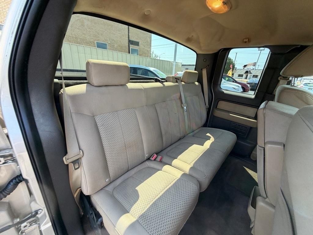 Ford F-150 XL SuperCab 8-ft. Bed 2WD 2009