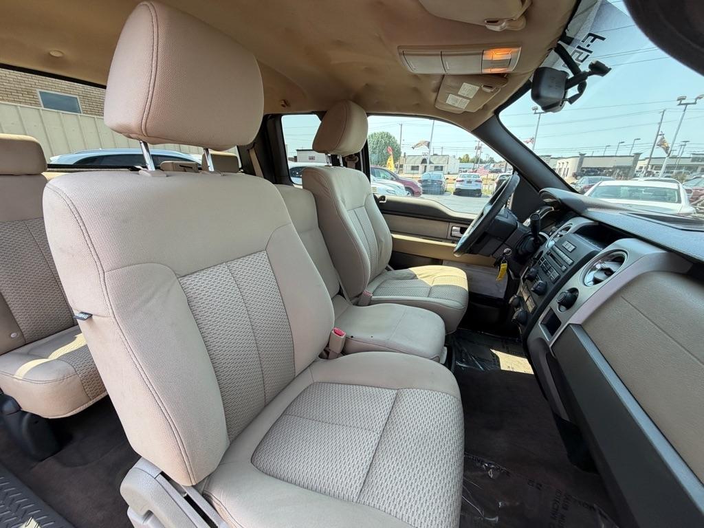 Ford F-150 XL SuperCab 8-ft. Bed 2WD 2009