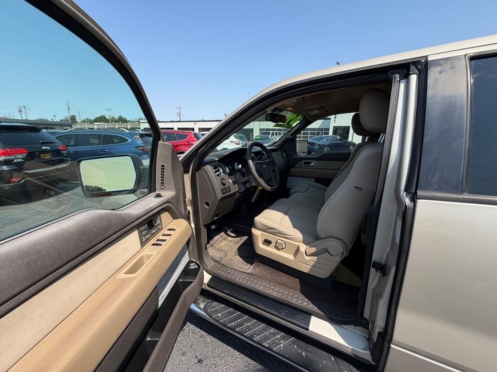 Ford F-150 XL SuperCab 8-ft. Bed 2WD 2009