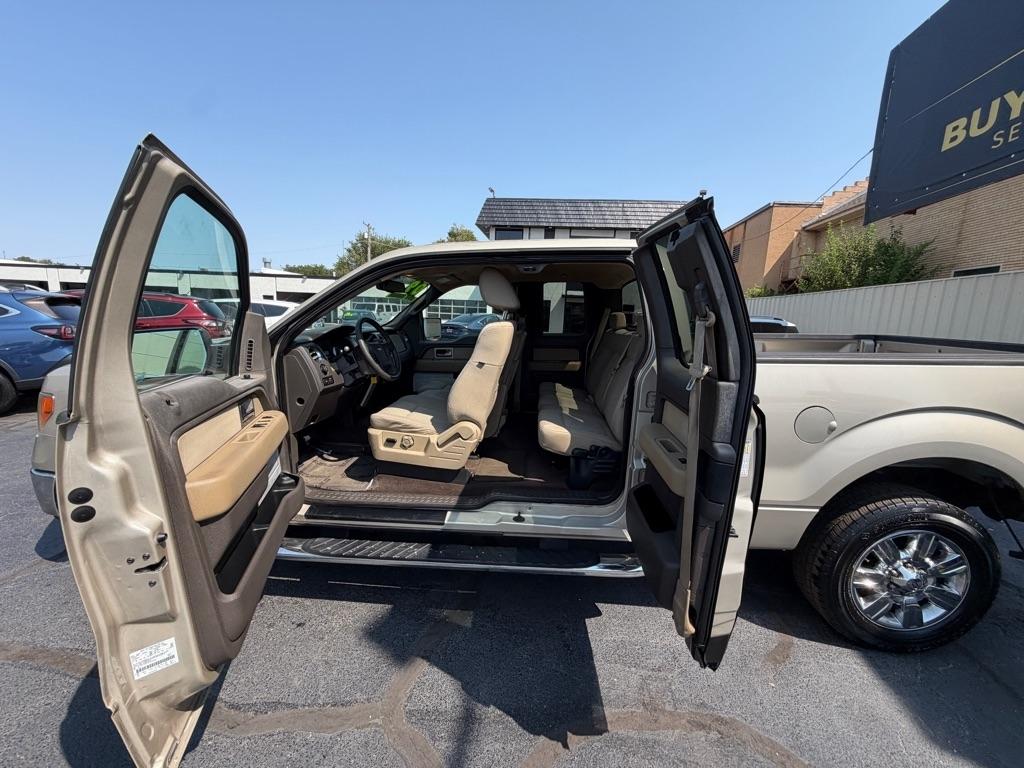 Ford F-150 XL SuperCab 8-ft. Bed 2WD 2009