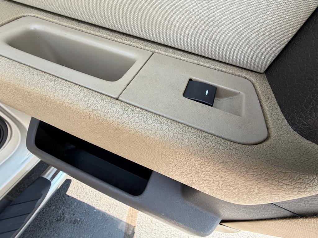 Ford F-150 XL SuperCab 8-ft. Bed 2WD 2009