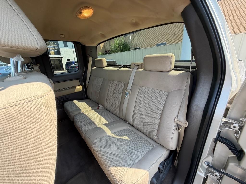 Ford F-150 XL SuperCab 8-ft. Bed 2WD 2009