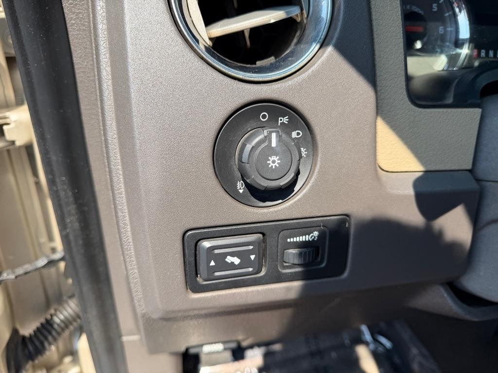 Ford F-150 XL SuperCab 8-ft. Bed 2WD 2009