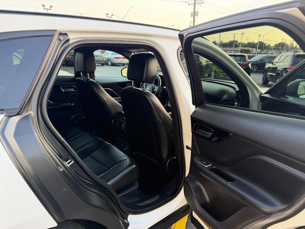 Jaguar F-Pace 25t Premium 2019