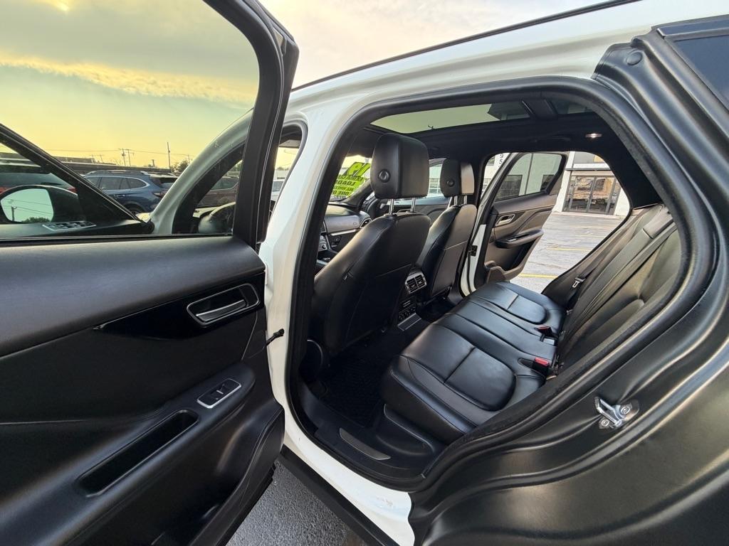Jaguar F-Pace 25t Premium 2019