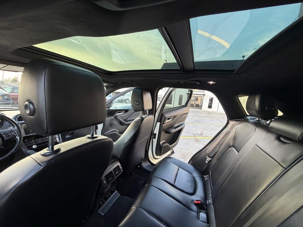 Jaguar F-Pace 25t Premium 2019