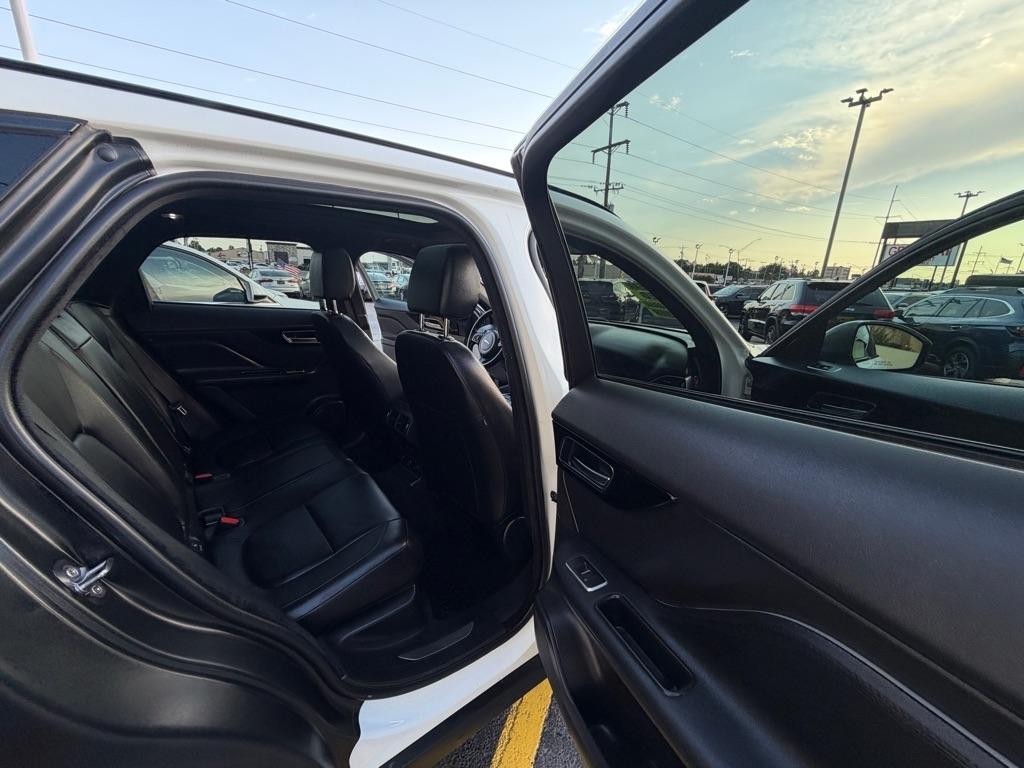 Jaguar F-Pace 25t Premium 2019