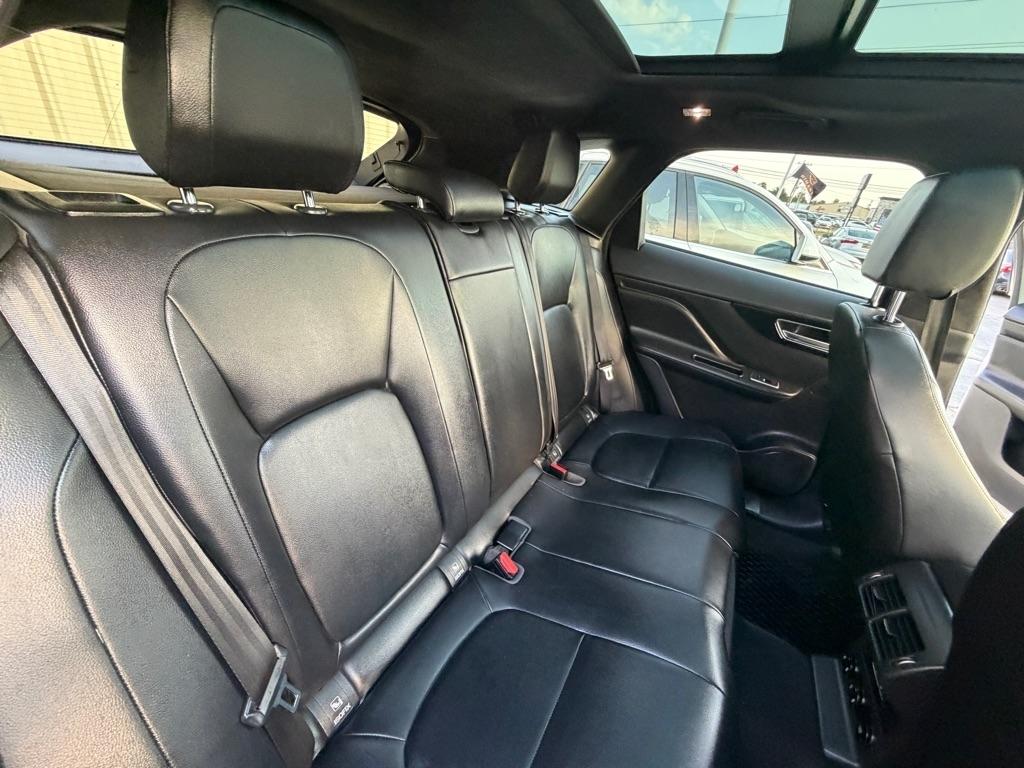 Jaguar F-Pace 25t Premium 2019