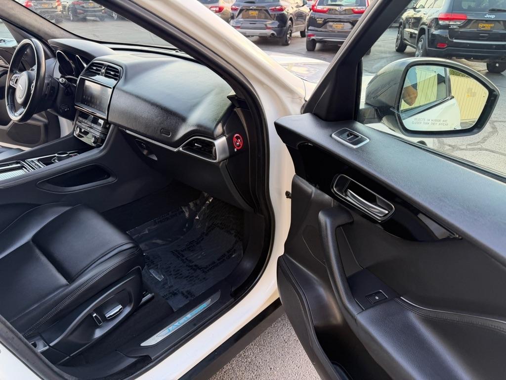 Jaguar F-Pace 25t Premium 2019