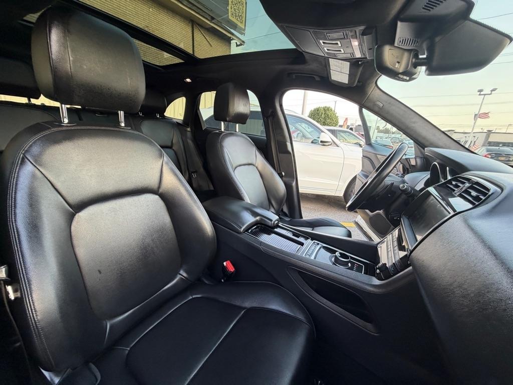 Jaguar F-Pace 25t Premium 2019