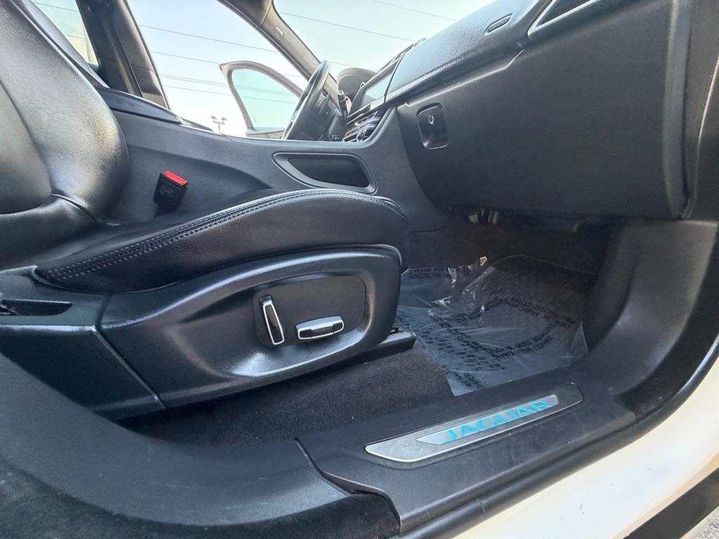 Jaguar F-Pace 25t Premium 2019