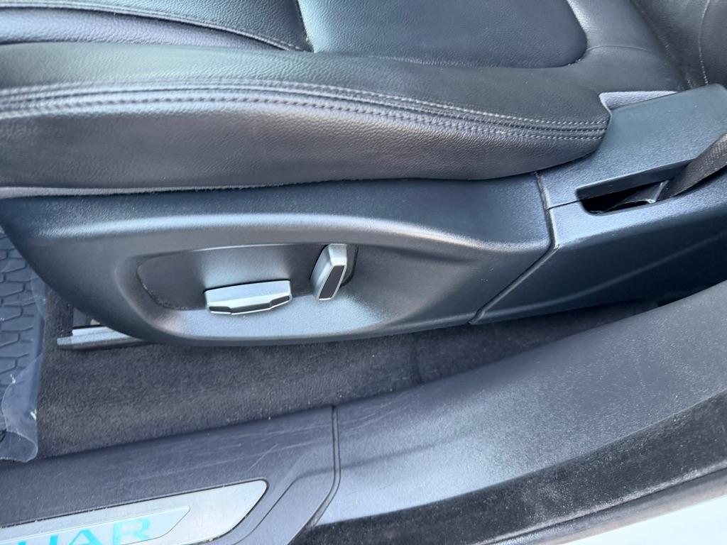 Jaguar F-Pace 25t Premium 2019
