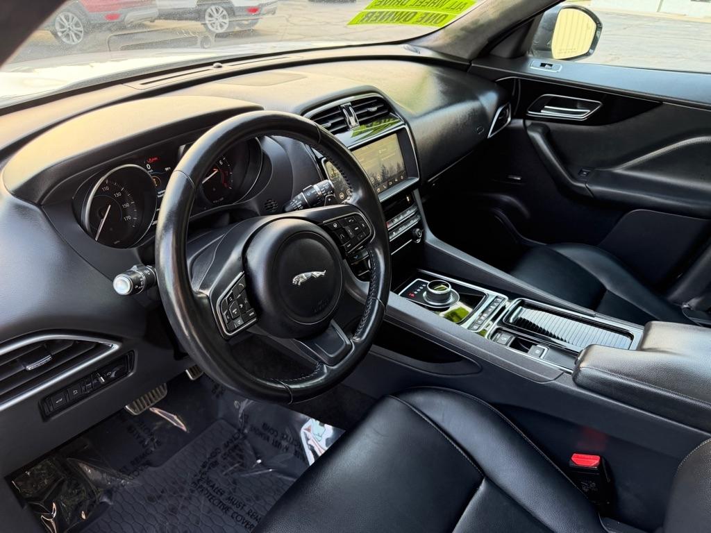 Jaguar F-Pace 25t Premium 2019