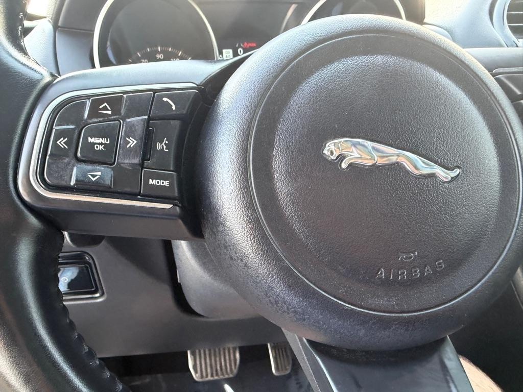 Jaguar F-Pace 25t Premium 2019