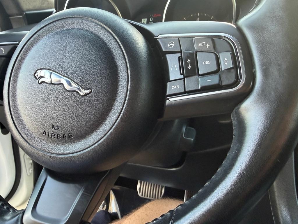 Jaguar F-Pace 25t Premium 2019