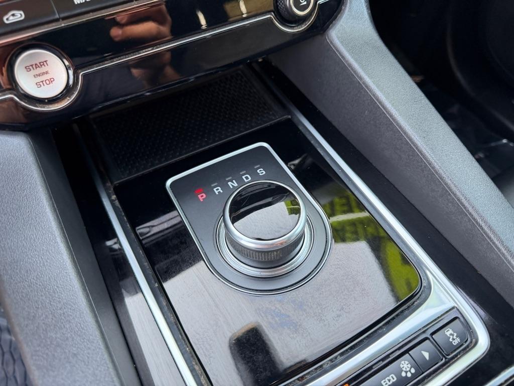 Jaguar F-Pace 25t Premium 2019