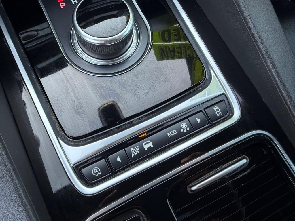 Jaguar F-Pace 25t Premium 2019